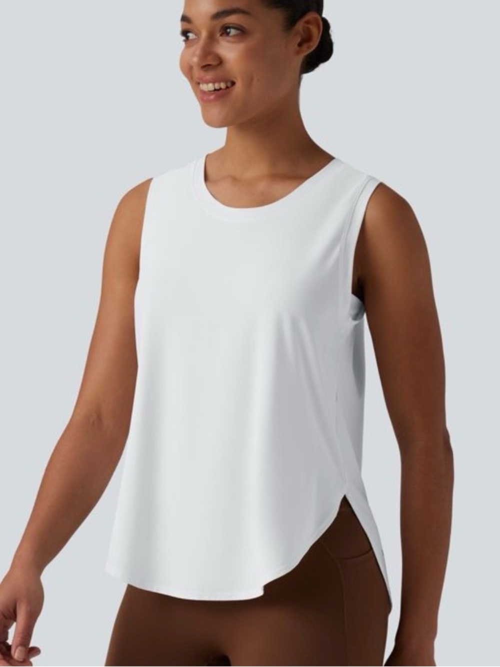 Halara Round Neck Curved Hem Workout Tank size L white New